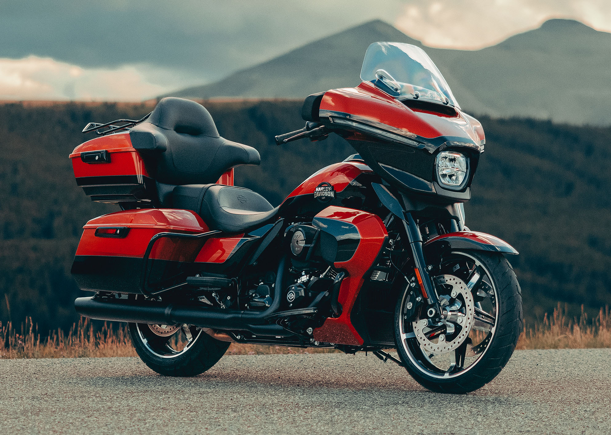 2025 Street Glide Ultra Beauty Shot