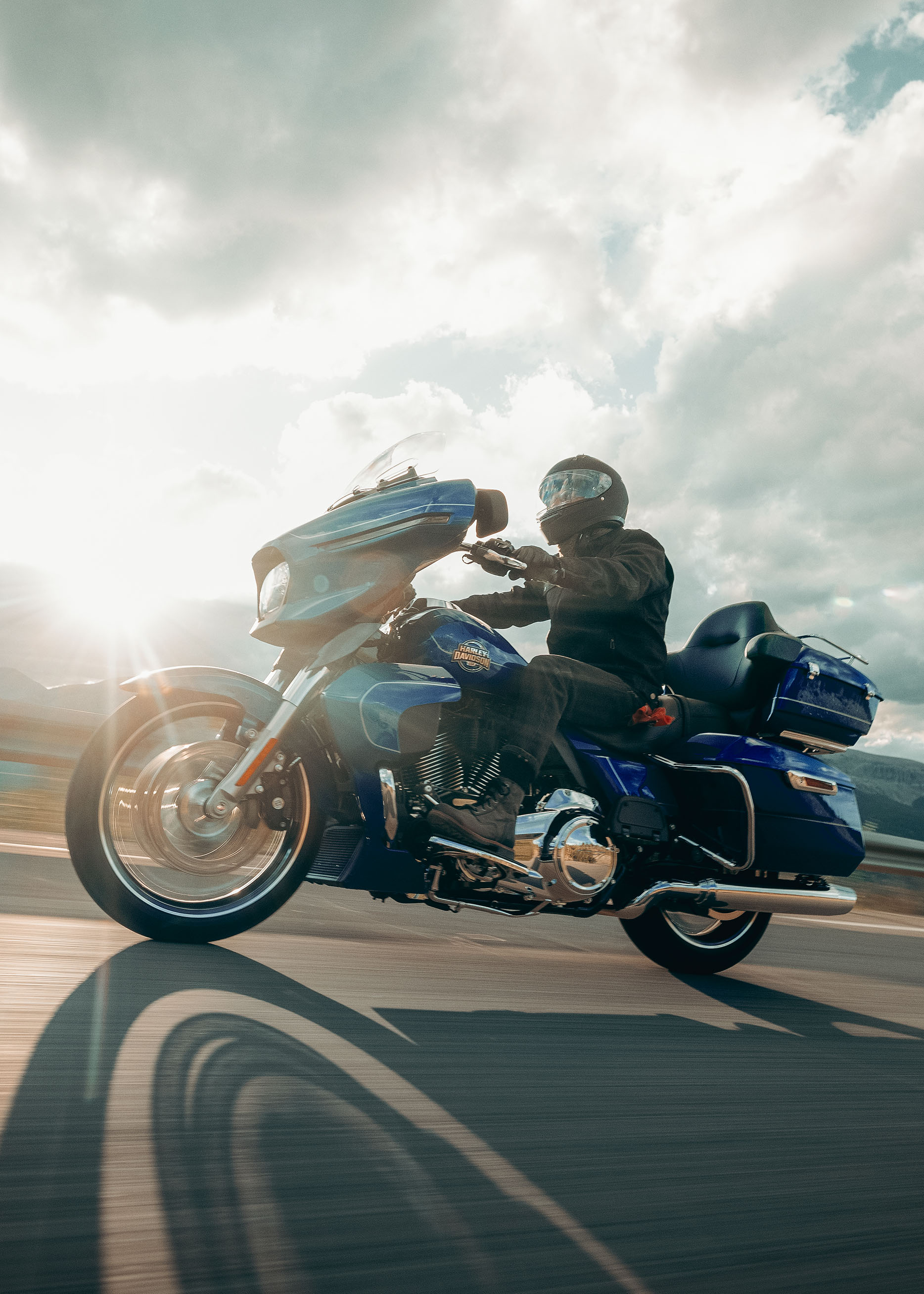 2025 Street Glide Ultra Riding Shot